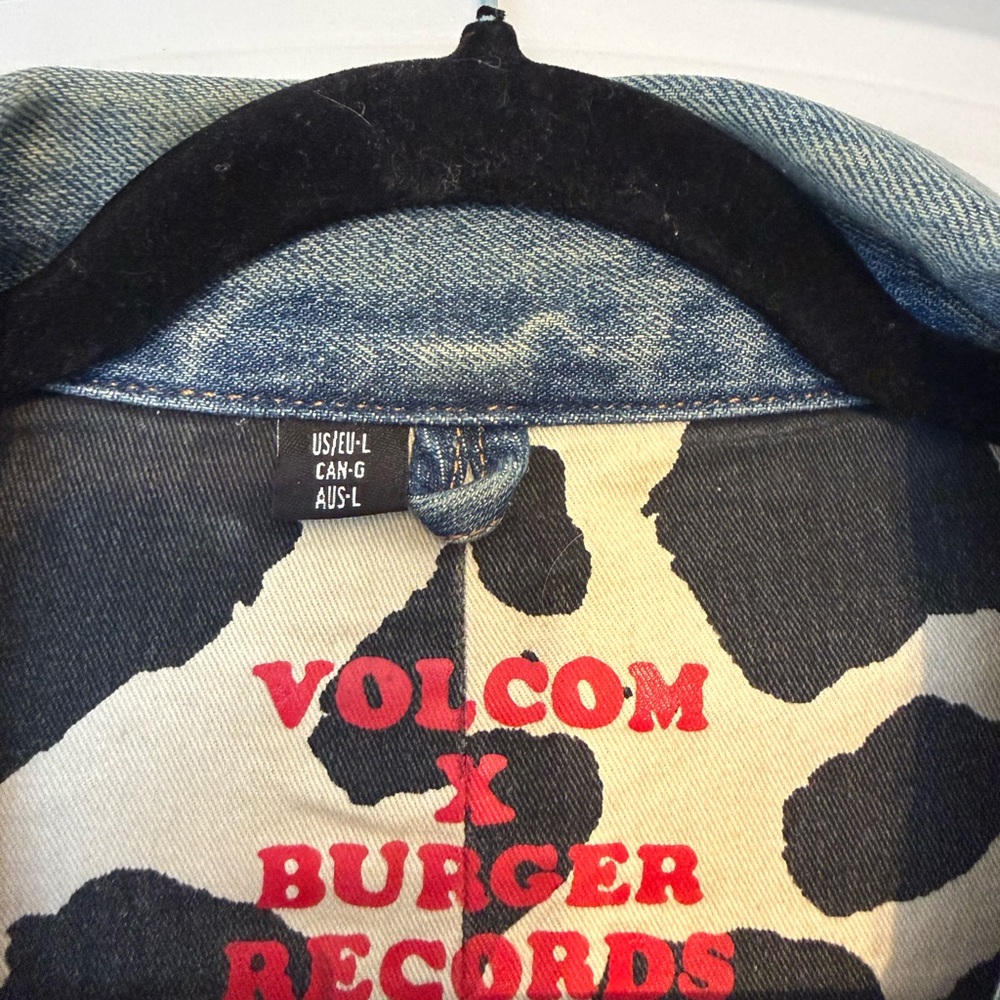 Volcom Black And White Patterned Jacket - image 3